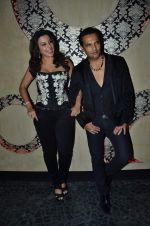 Pooja Bedi and Marc Robinson celebrate KamaSutra condoms 20 years completion in Canvas, Palladium on 16th Sept 2011 (41).JPG